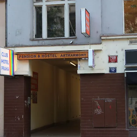 Club Hotel