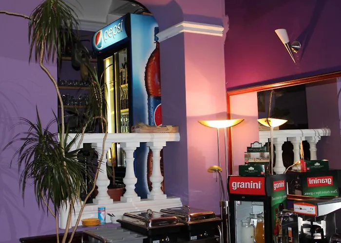 Club Hotel 3*